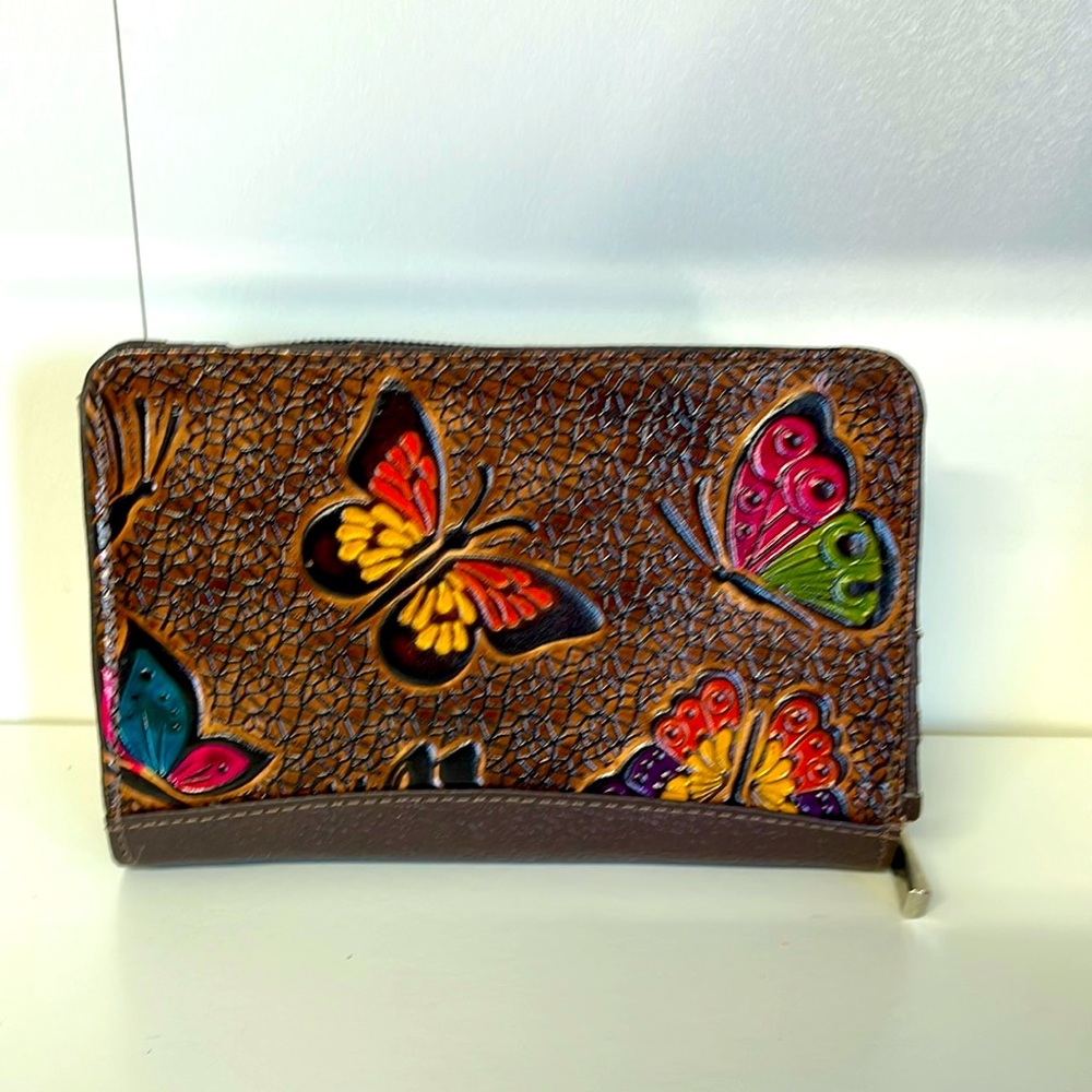 - Women wallet